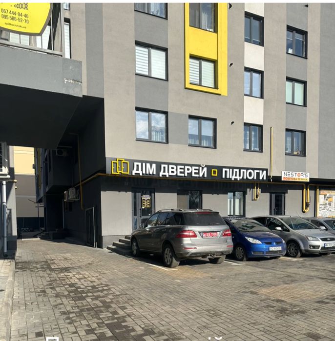 Продам фасадне приміщення по вул.Рівненська