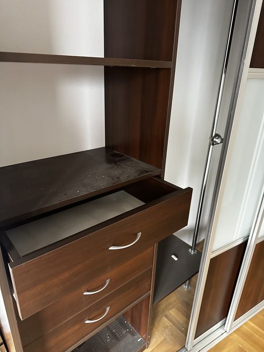 Duża szafa przesuwna