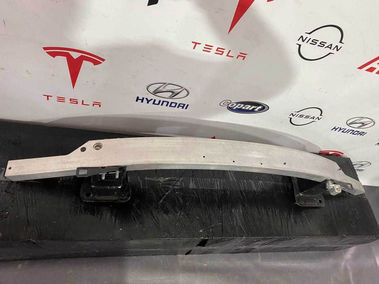 Підсилювач переднього бампера Tesla Model X Plaid 1608630-00-A