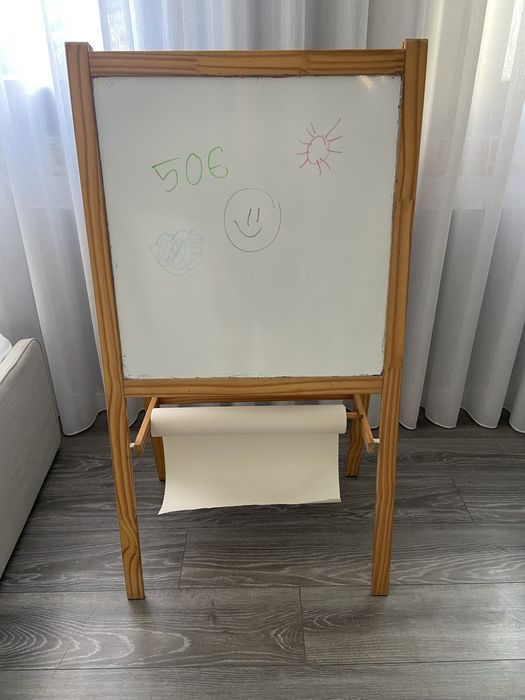 Cavalete com quadro branco e ardosia IKEA