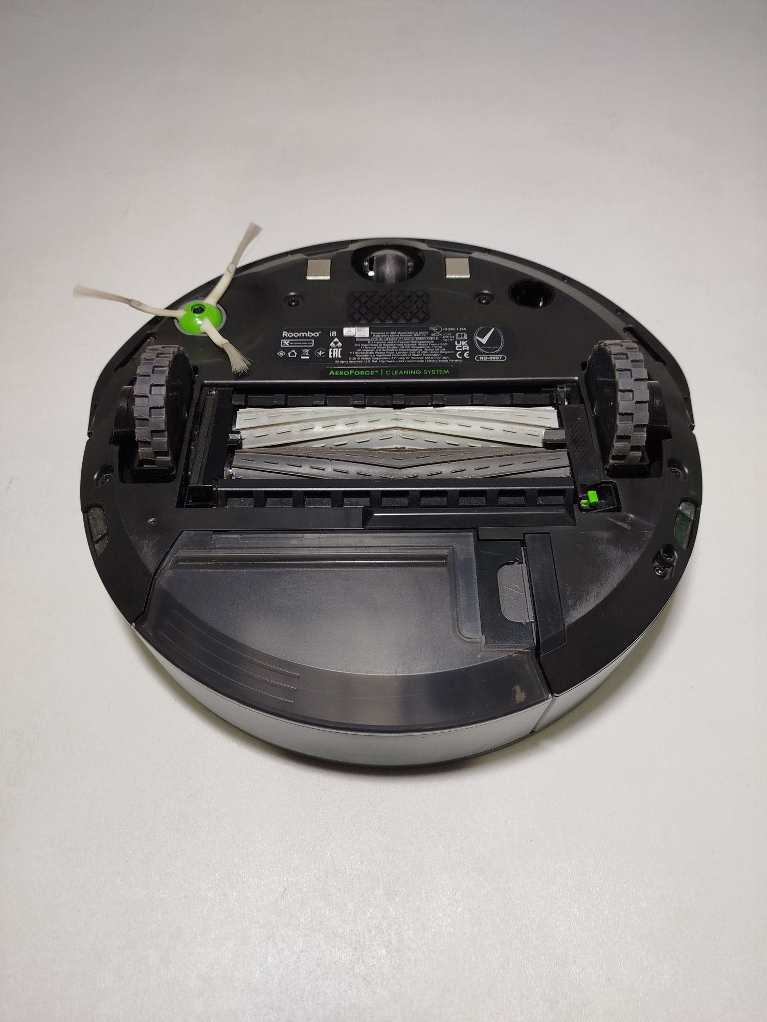 Robot sprzątający iRobot I817640 srebrny/szary