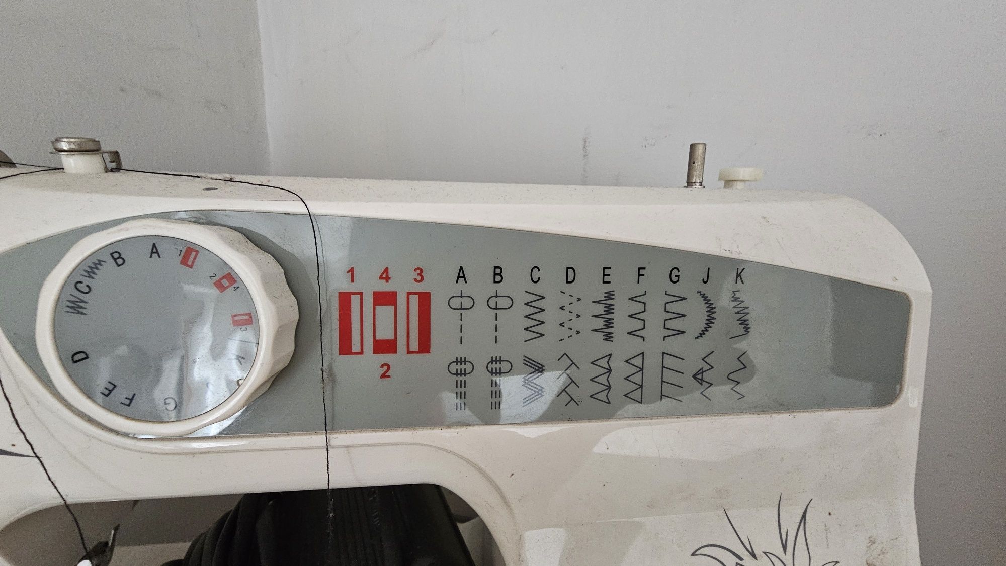 MASZYNA DO SZYCIA domowa mechaniczna solidna Łucznik Ewa