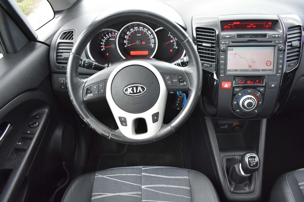 Kia VENGA 1.4 16V 160000km Navi Klimatronik Panorama Tempomat PDC