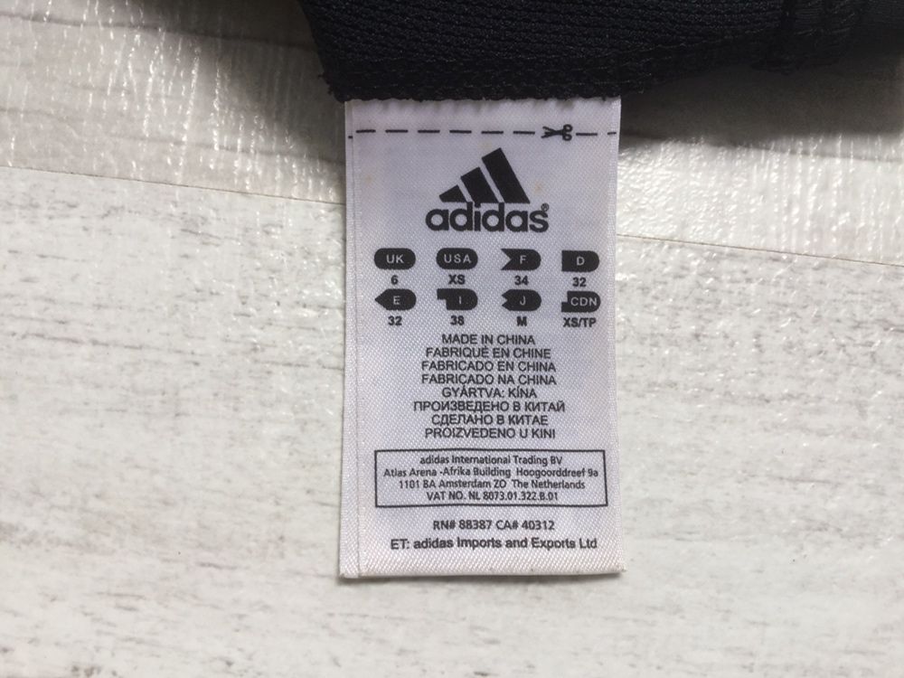 Топ чёрный Adidas XS.