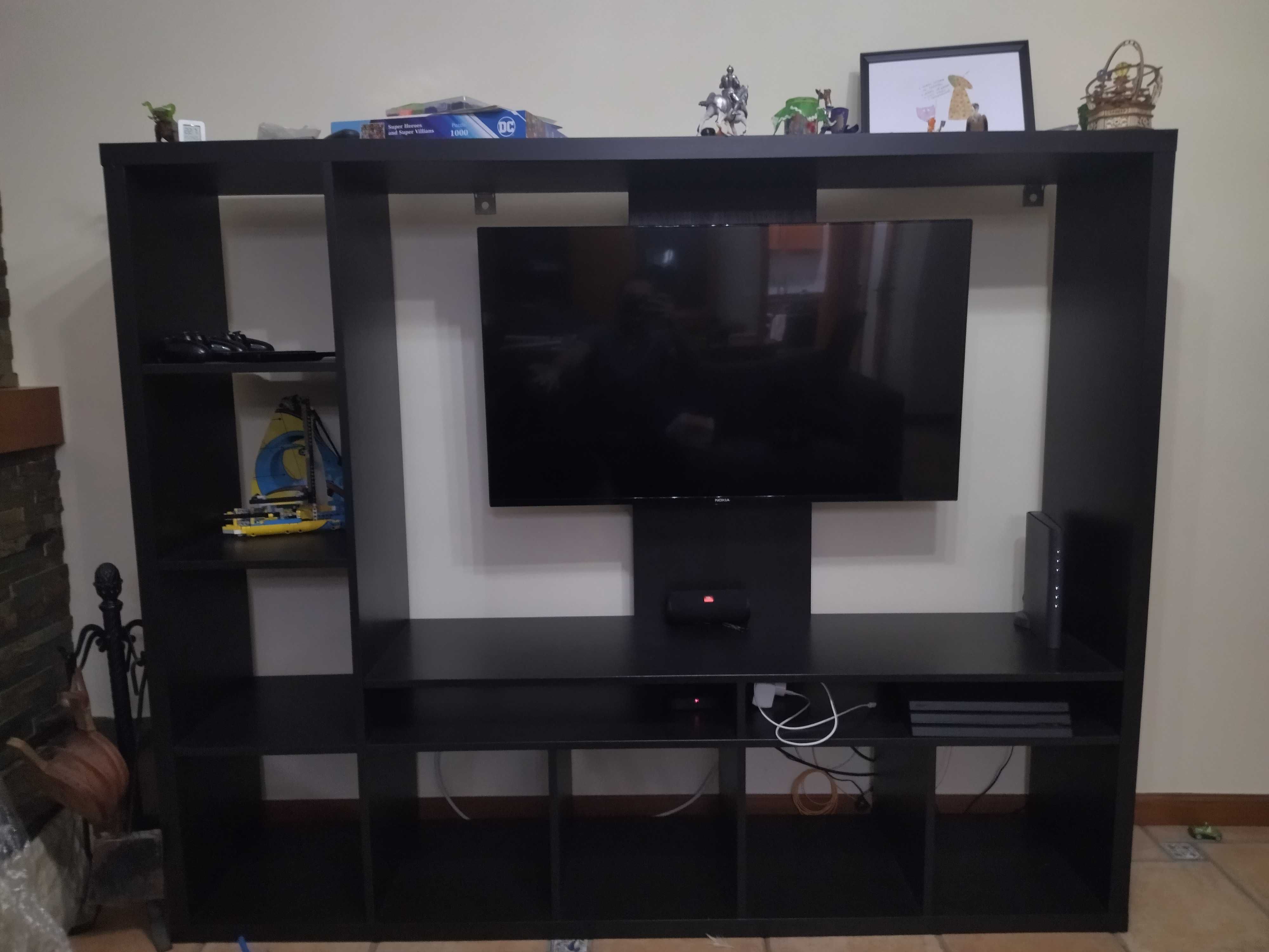 Estou a vender móvel para TV de IKEA "lappland com 4 gavetas novas