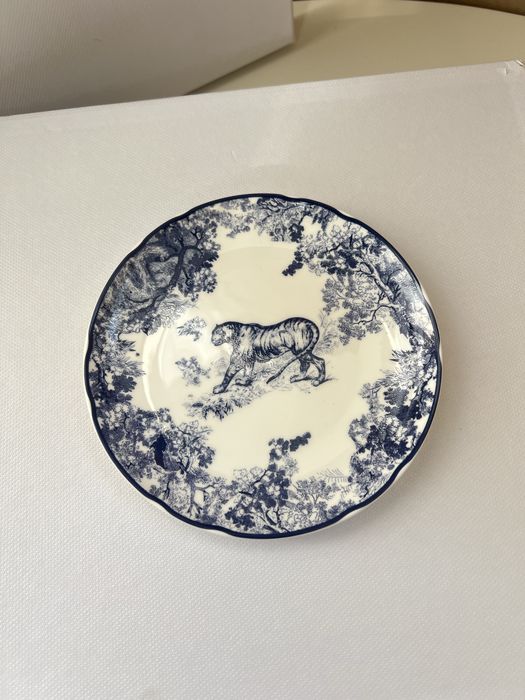 Набір тарілок dior