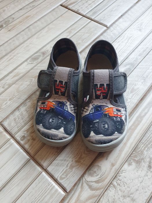 Обувь в садик 26 размер