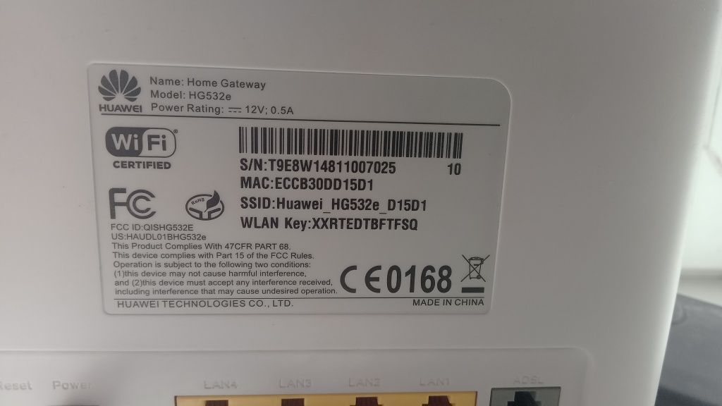 ADSL модем + роутер Huawei HG532E