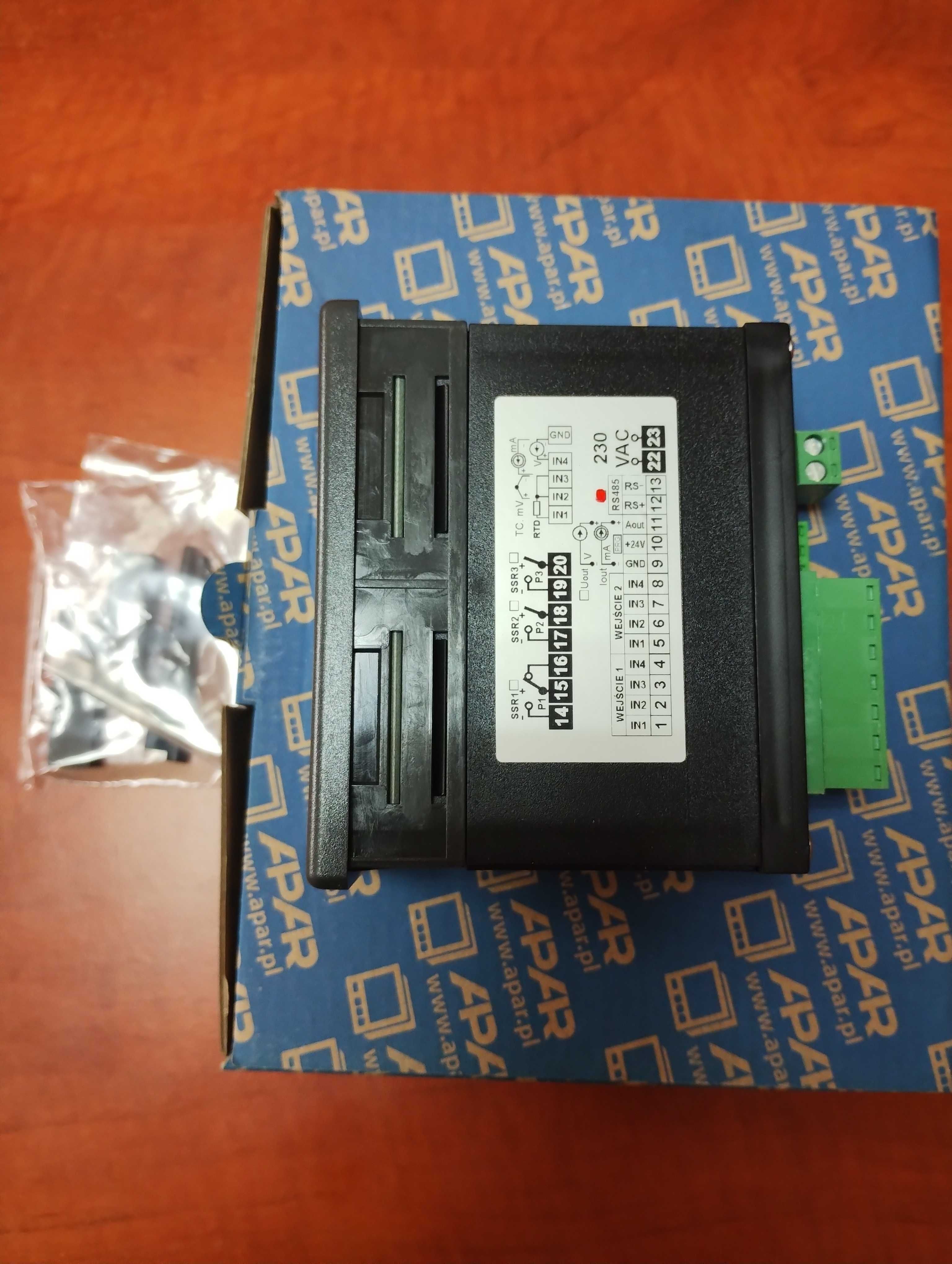 Nowy Regulator dwukanałowy APAR AR653/S1/P/P/RS485/WA/P