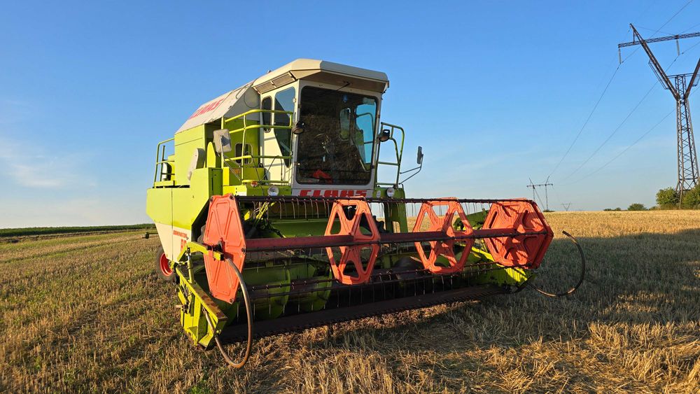 Комбайн сlaas свіжопривезений