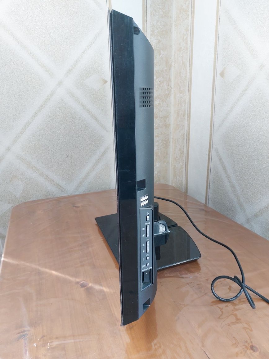 Телевізор SONY m:KDL-40Z5800