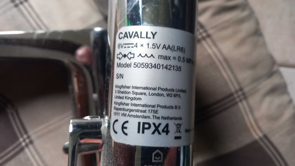 Kran bezdotykowy na baterie