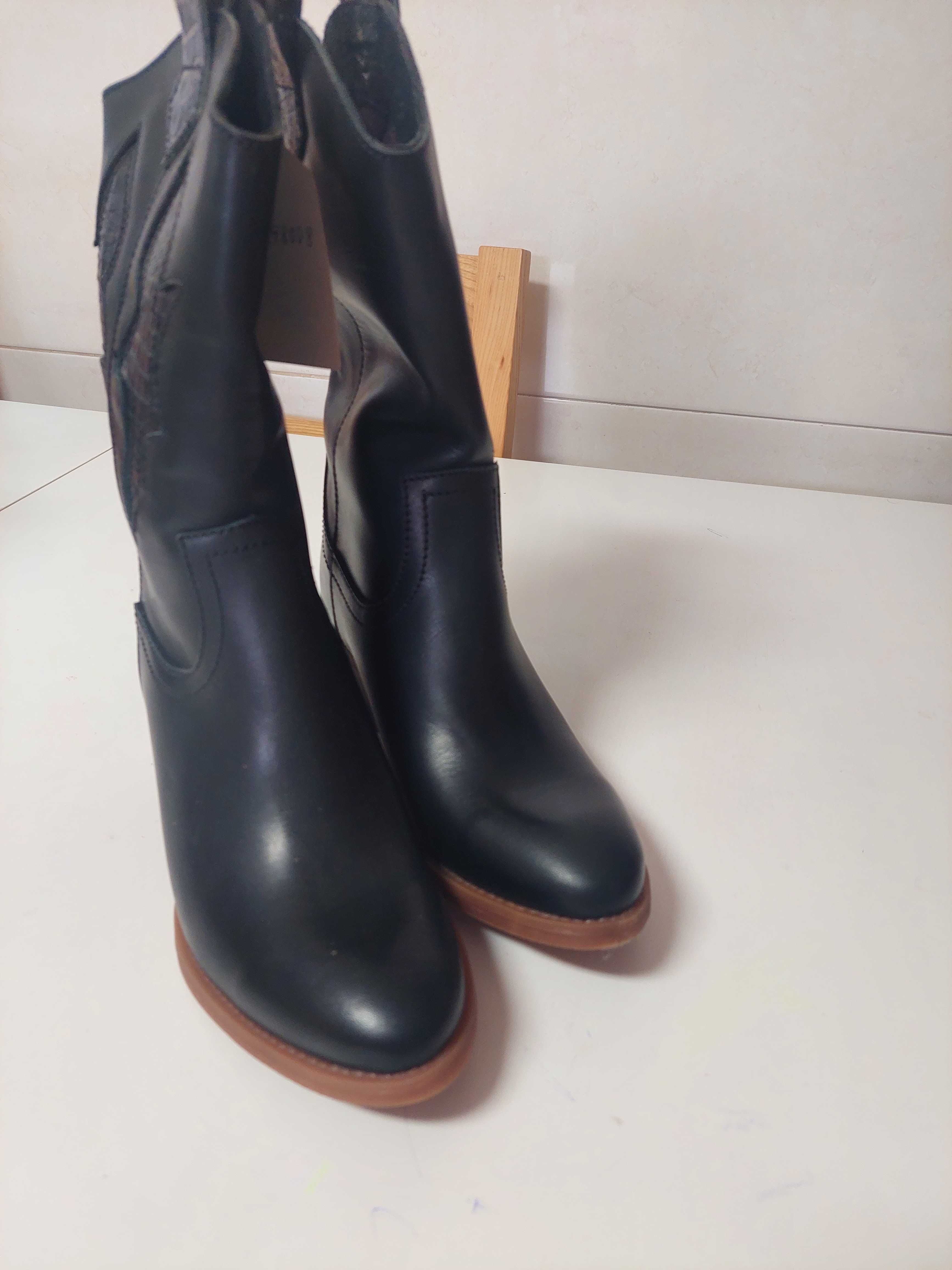 Botas NOVAS tam 37