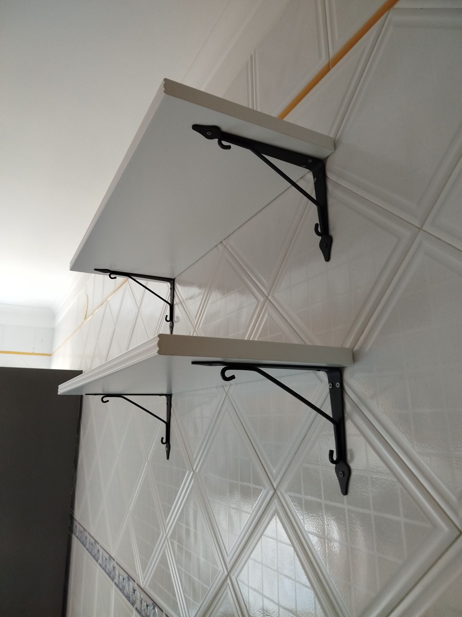 2  Parteleiras com suporte  IKEA
