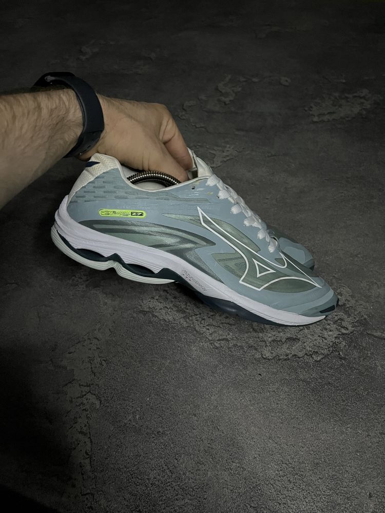 Кросівки MIZUNO WAVE LIGHTNING 27 45 29.5 кроссовки мізуно волейбол