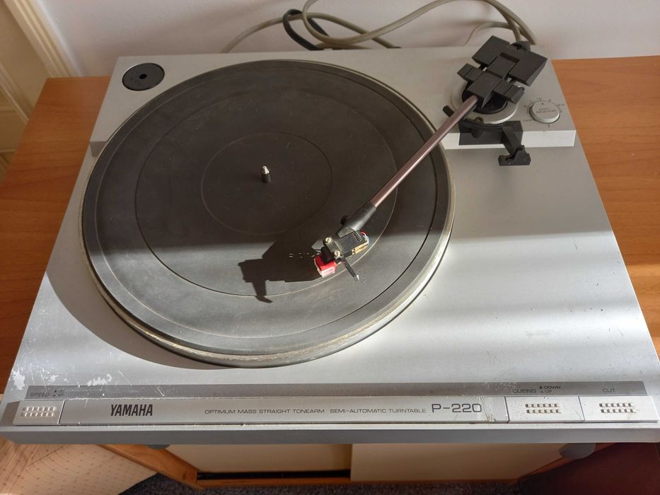 Gira discos sem amplificador Yamaha