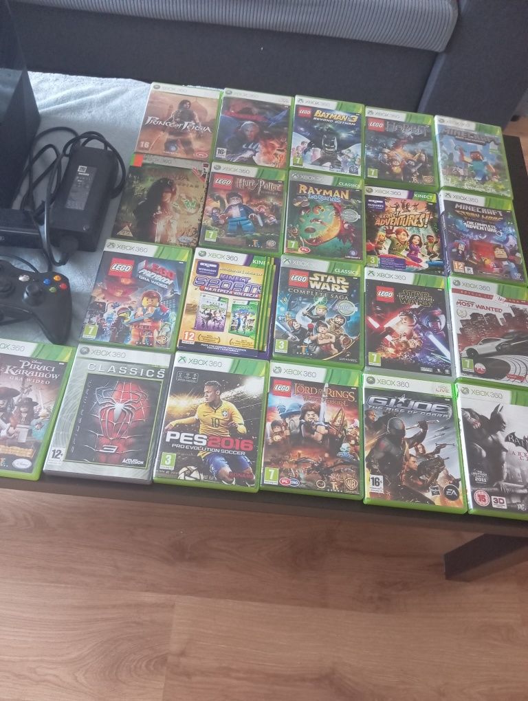Konsola Xbox 360 z kinectem