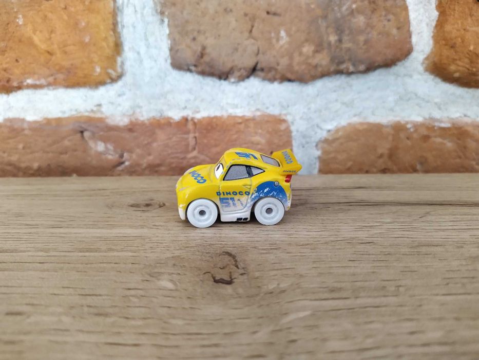 Auta Cars Mini - Cruz Ramirez  DINOCO - Disney/Pixar Mattel