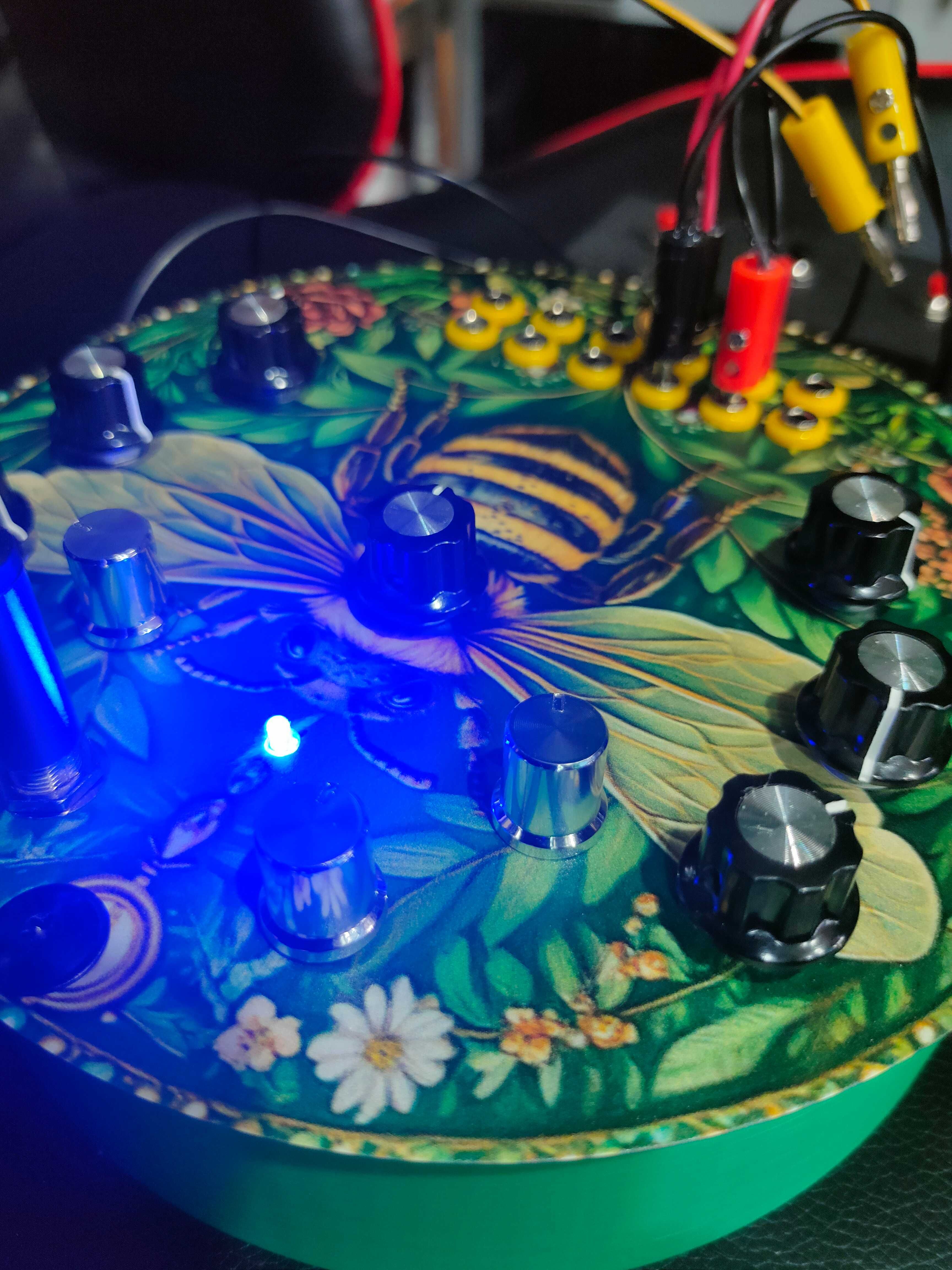 Hexacore drone synth syntezator Diy