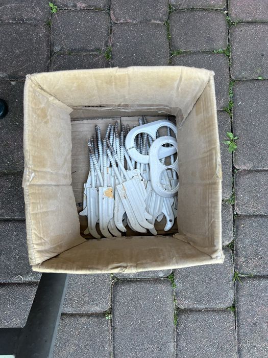 Haki do grzejnika aluminiowego