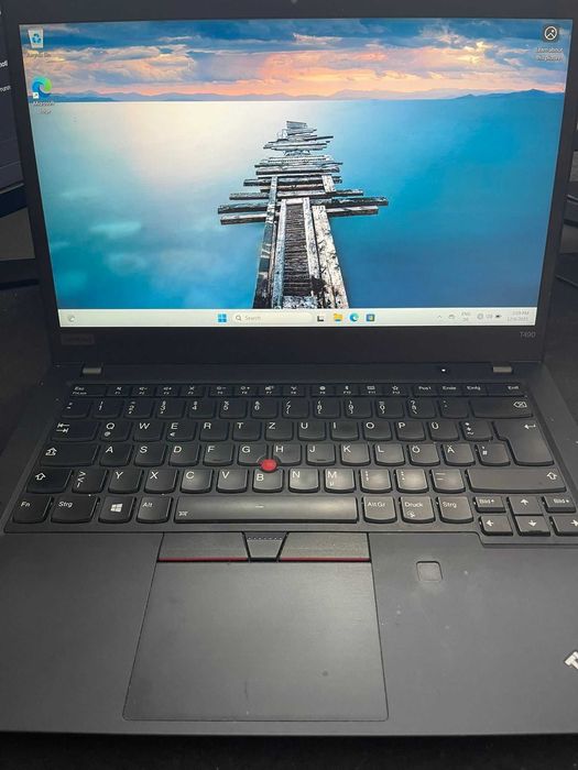 Lenovo ThinkPad T490 – Excelente estado – Teclado Alemão (DE)