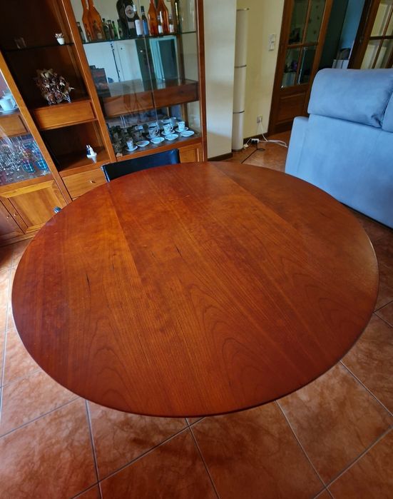 Mesa de Sala de Jantar que também dá para mesa de escritório