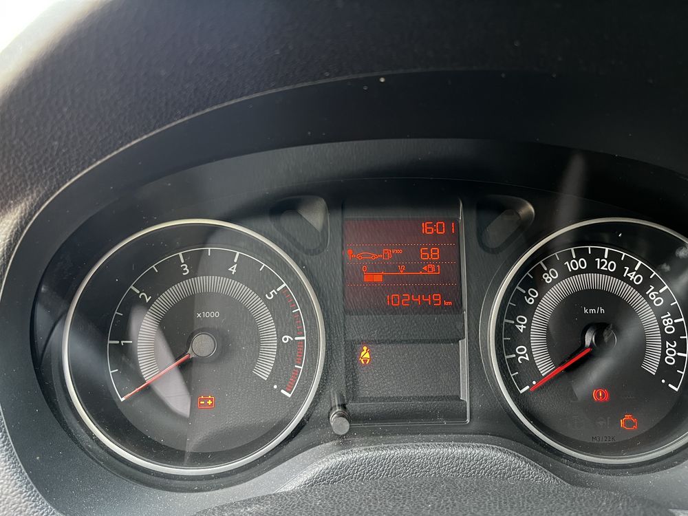 Peugeot 301 1.2 vti 72 KM krajowy 2 wlasciciel