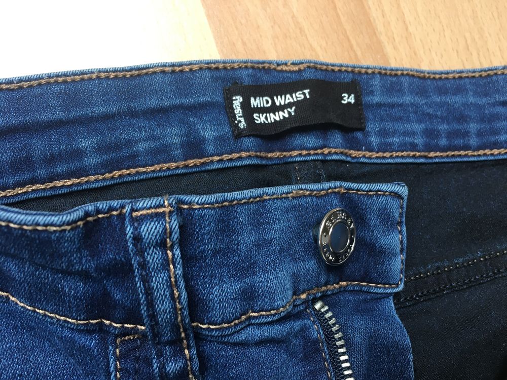 Spodnie damskie jeansy Sinsay Mid Waist Skinny rozmiar 34