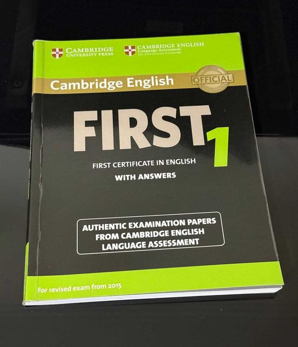 Livro “Cambridge English First 1 – With Answers”