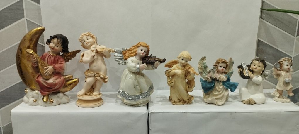 7 sztuki Figurki Aniołki Aniołek z instrumentami muzycznymi do szopki
