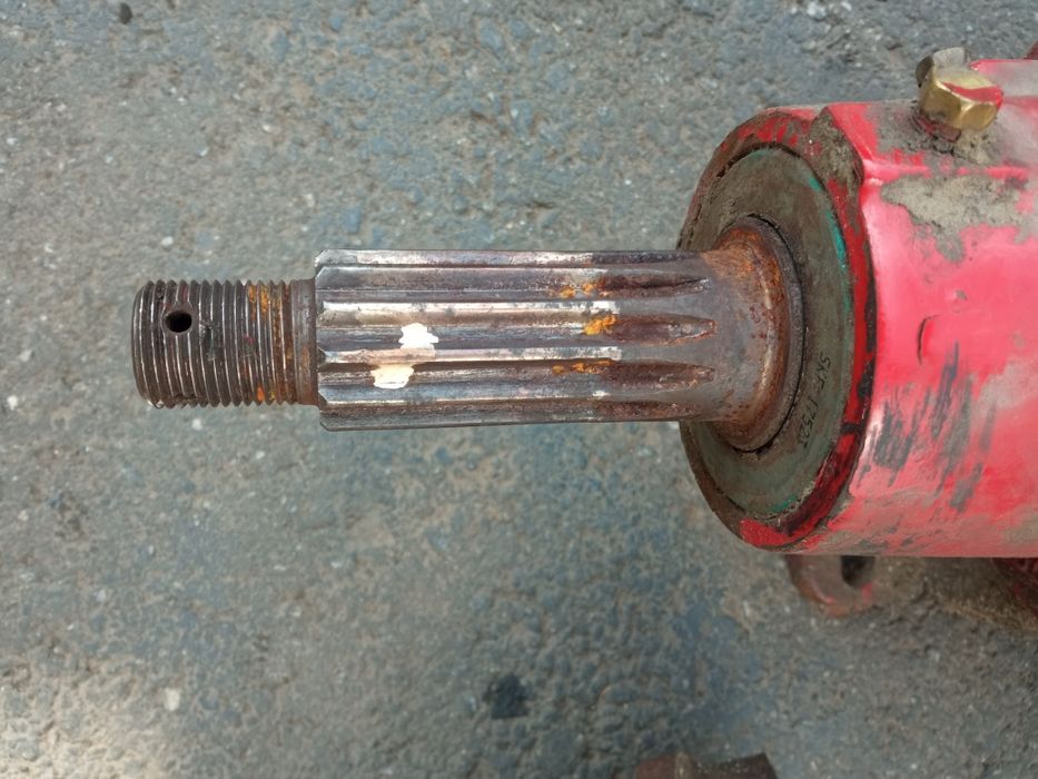 Продам редуктор подрібнювача на комбайн кейс case 2188 2388