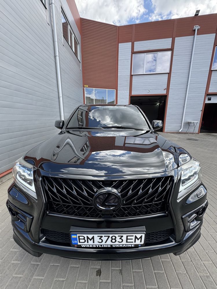 Lexus LX 570 5.7 газ/бензин black edition