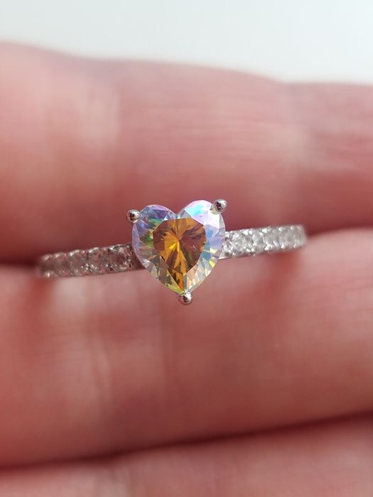 Колечко з кольоровим серцем , срібло, кубічний цирконій