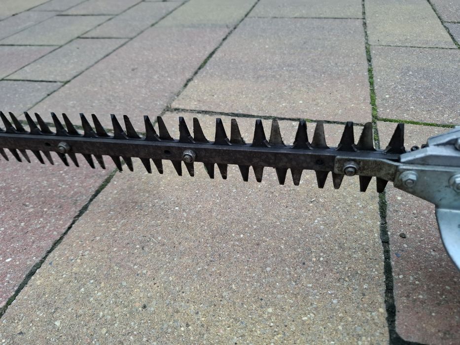 Nożyce spalinowe na wysięgniku SOLO 129