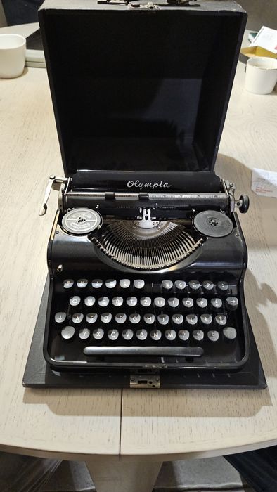 Maszyna do pisania Olympia sprawna antyk