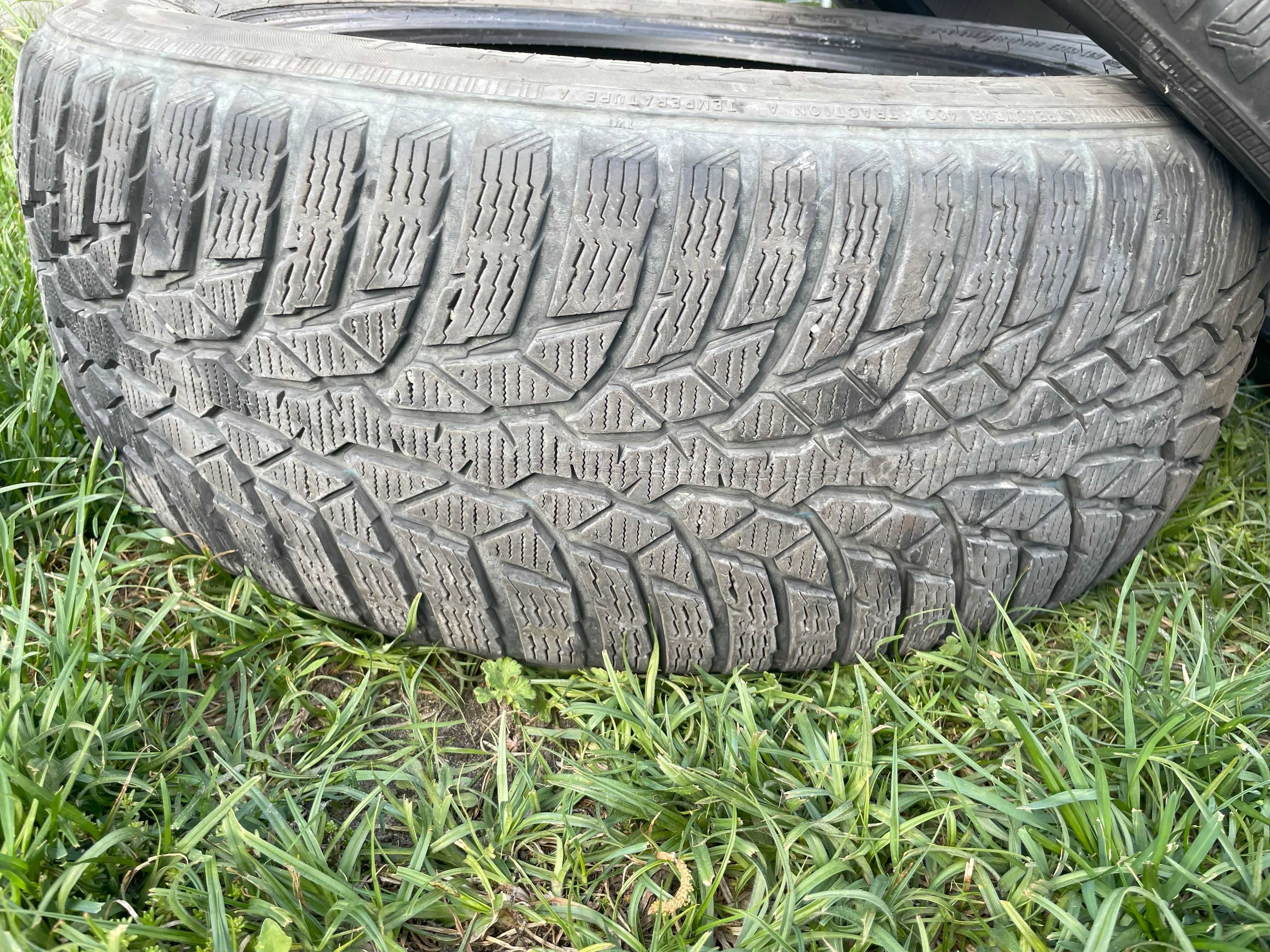 Opony Nokian zimowe R17 215/55 4szt