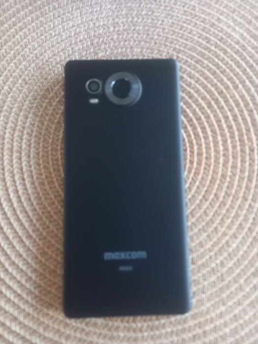 Smartphone maxcom ms601