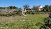 Terreno de construção com 1750m2. Em Rubiães - Paredes de Coura