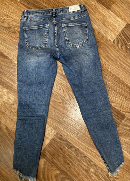 Джинсы женские