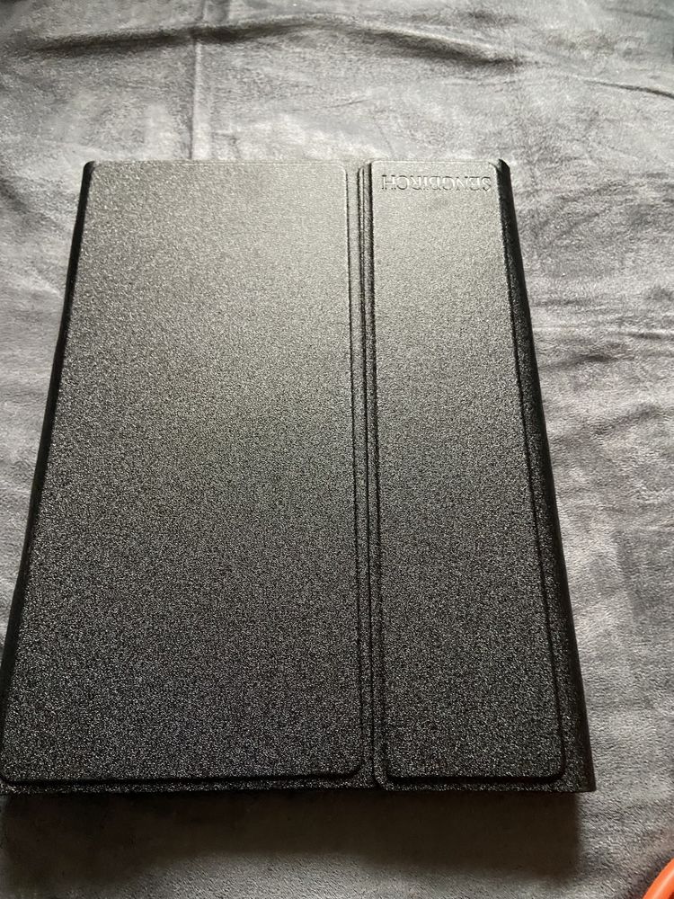 Etui z klawiaturą SENGBIRCH iPad 10.2