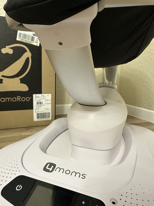 Колисальний центр 4Moms Mamaroo Black Classic