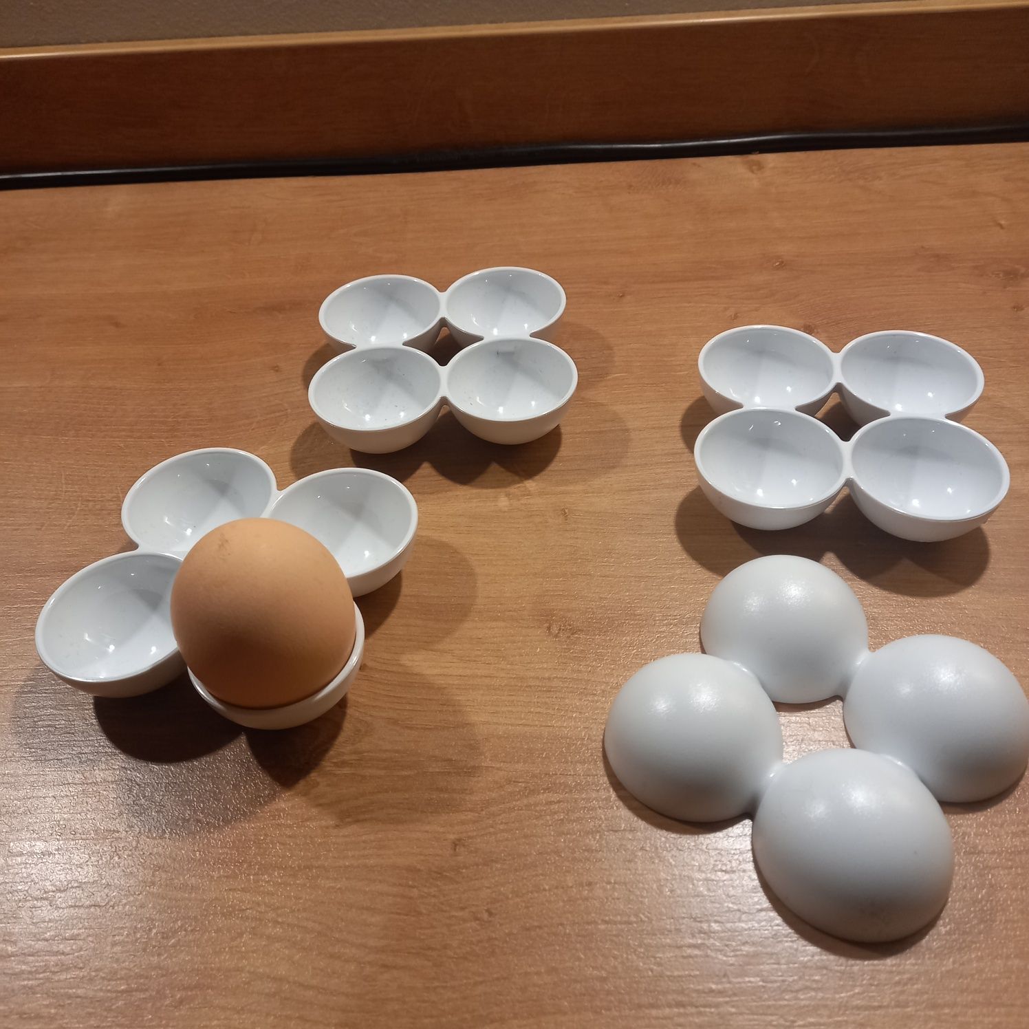Wytłaczanki podkładki plastikowe do jajek na 16 sztuk