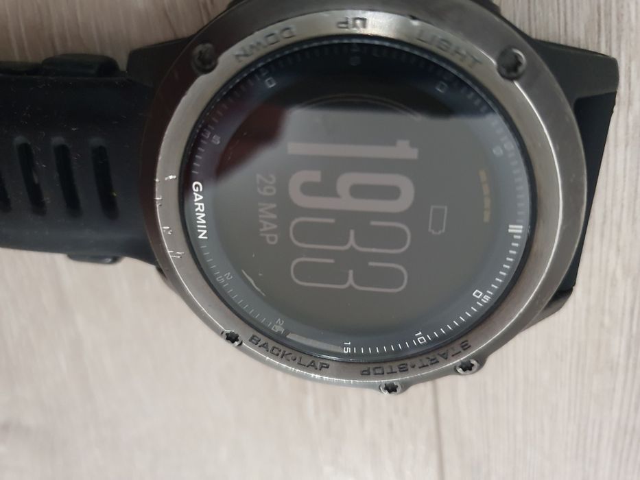 Продам часы Garmin Fenix3 HR Saphir