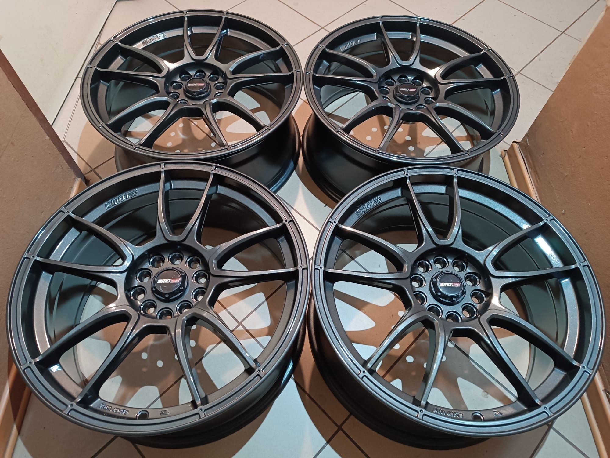 Felgi/Alufelgi 19x8,5 5x112/120 Motec Nitro VW/Audi/Skoda/Seat/BMW