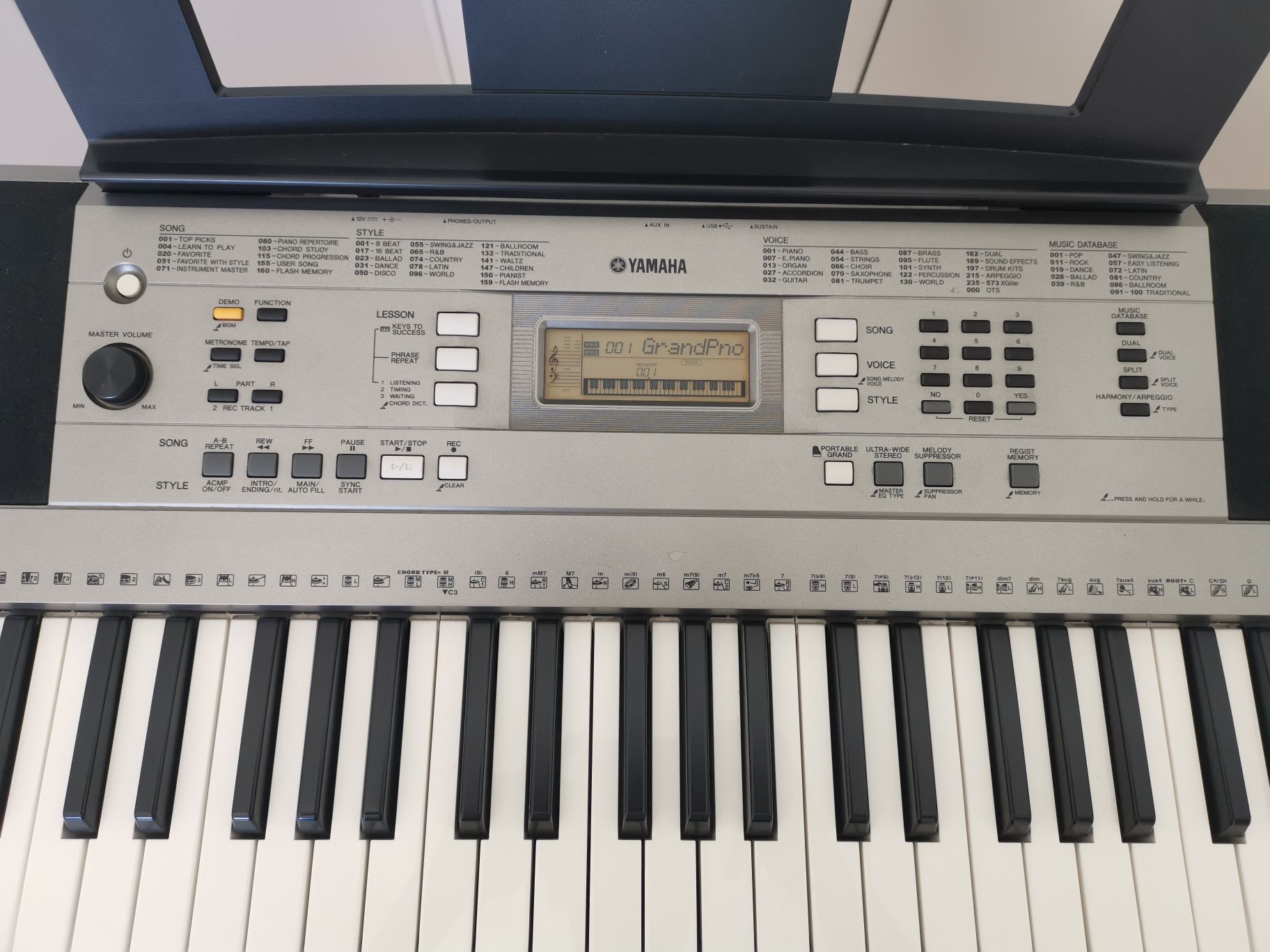 Teclado Yamaha PSR E353