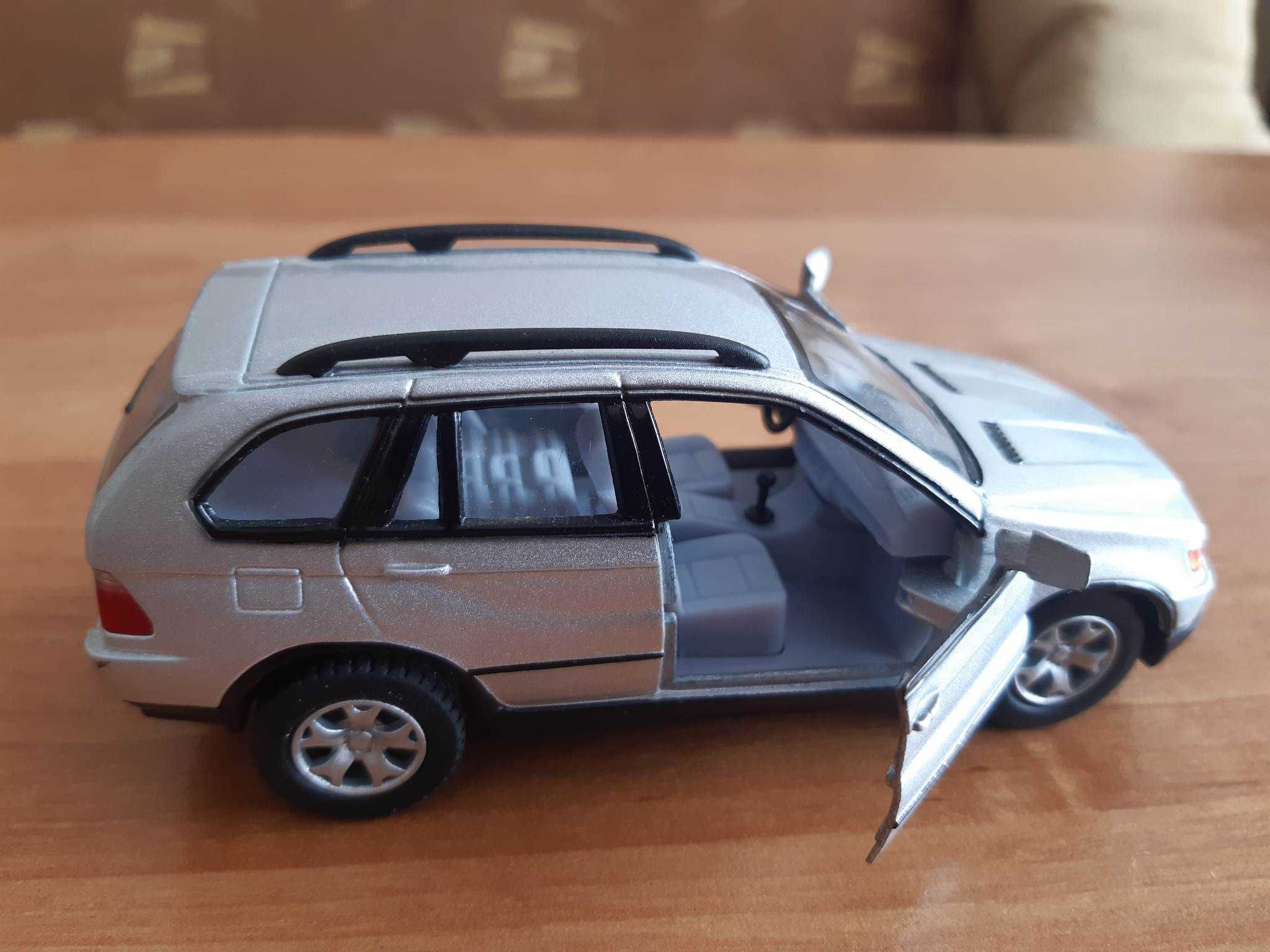 Model BMW X 5  skala 1:36