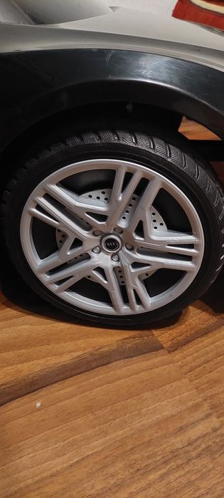 Електромобіль RAMIZ Audi R8 LIFT + пульт дистанційного керування