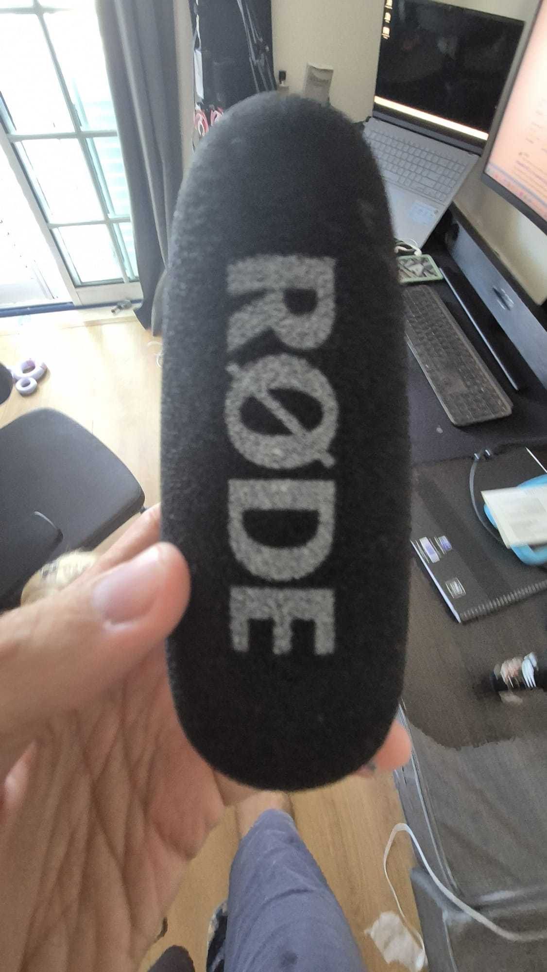 RØDE VideoMic NTG – microfone shotgun híbrido & suporte de mesa