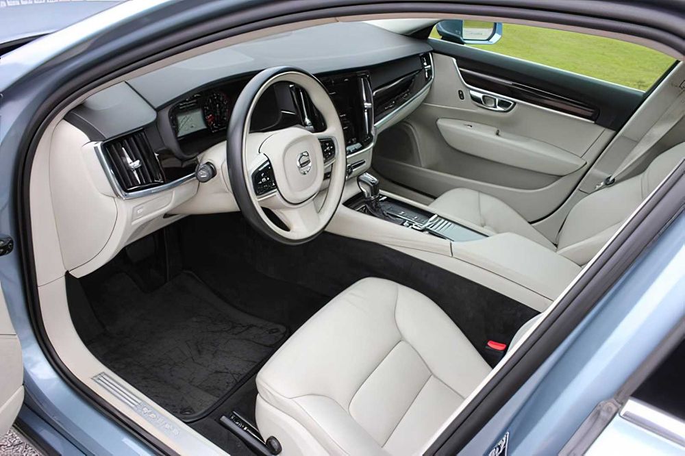 Volvo S90      2018