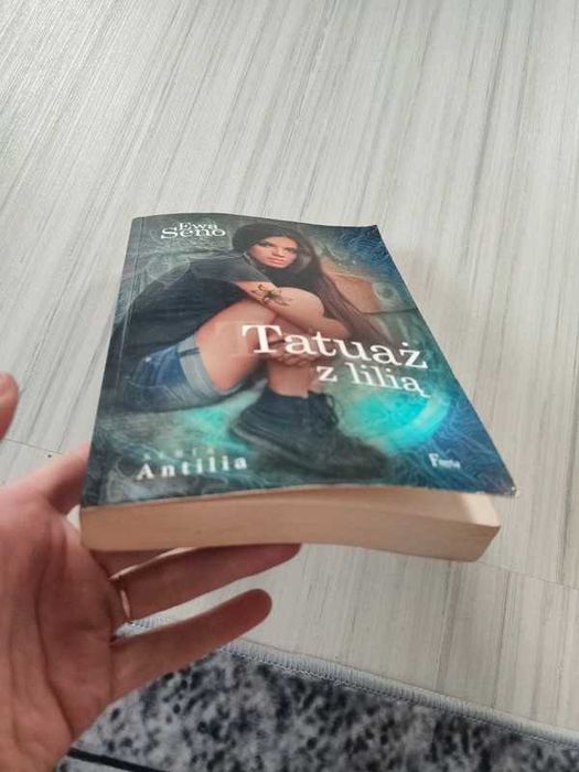 książka Tatuaż z lilią, Ewa Seno